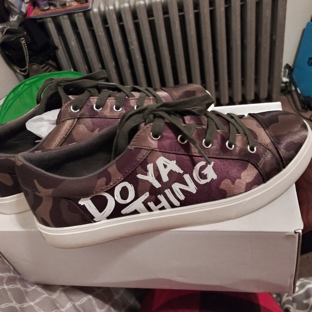 Shoes - Picture 5 of 5